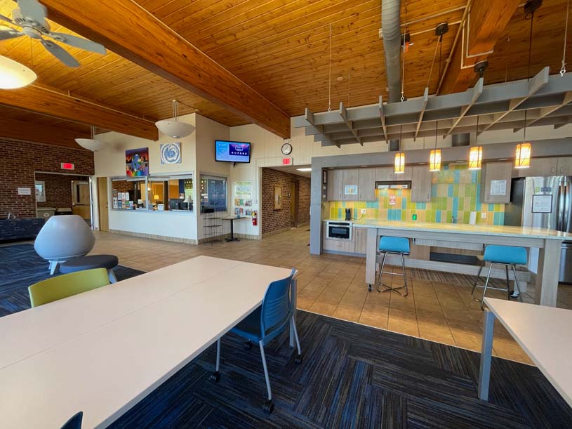 Mont Alto Hall is home to a bright and open common area, which includes mountain views, setting areas, and a full kitchen.