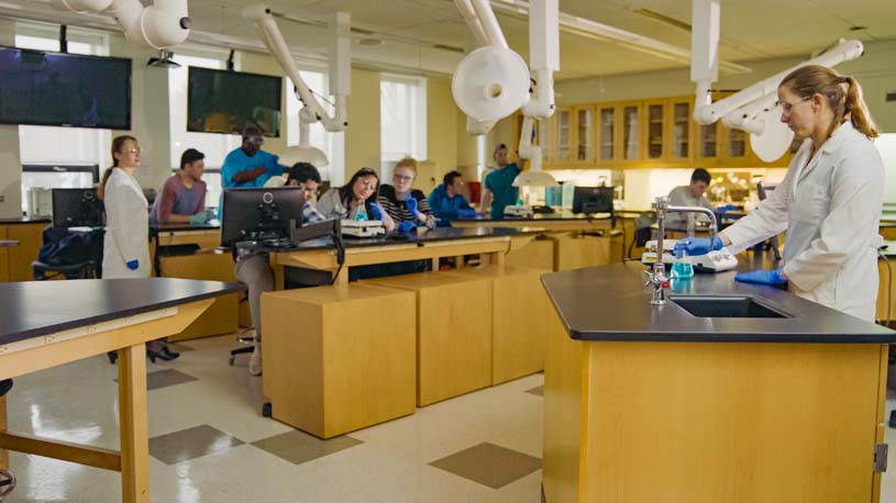 Students working at the lab stations in Penn State Scranton’s Chemistry Lab.